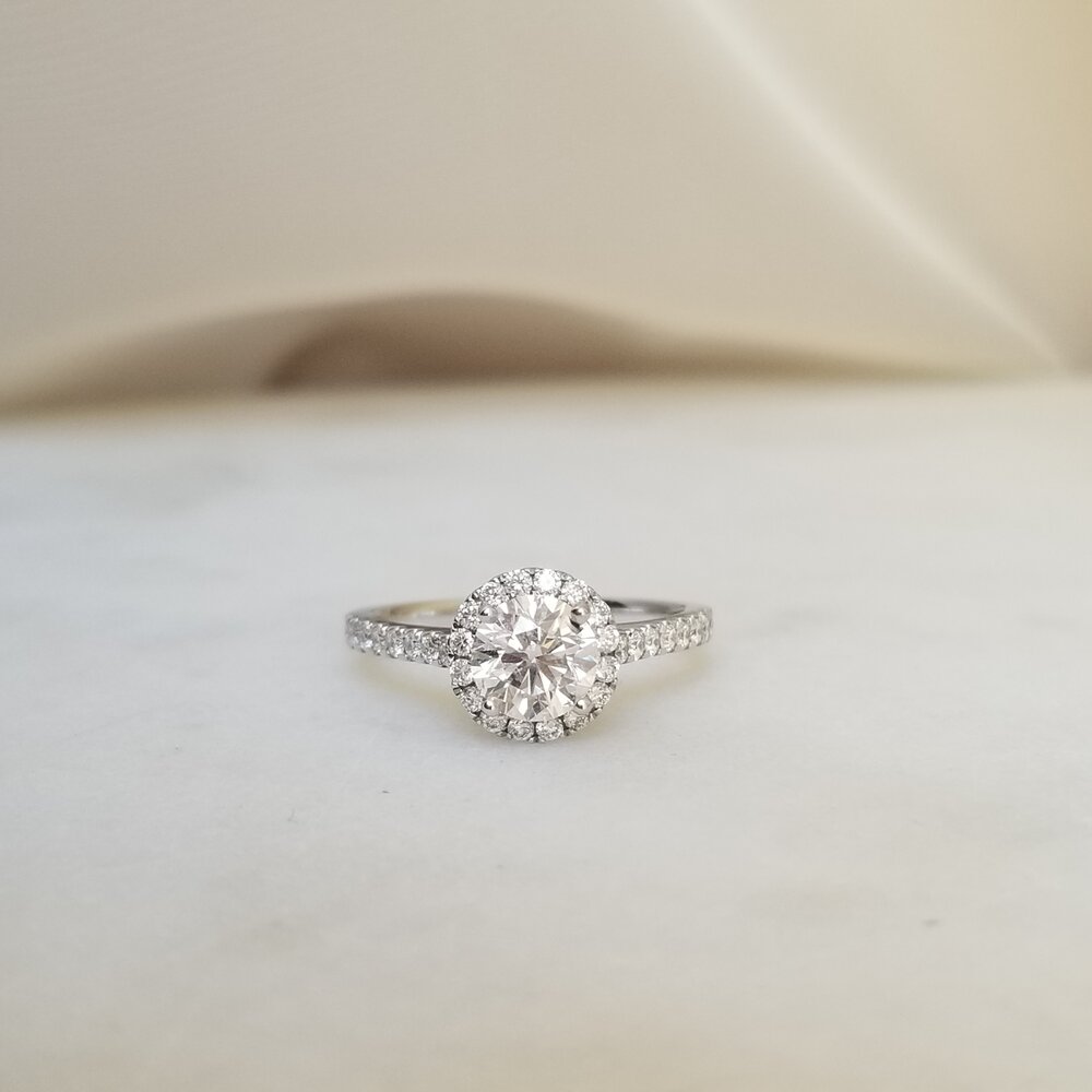 0.80 CT Round Halo CVD F/VS1 Diamond Engagement Ring